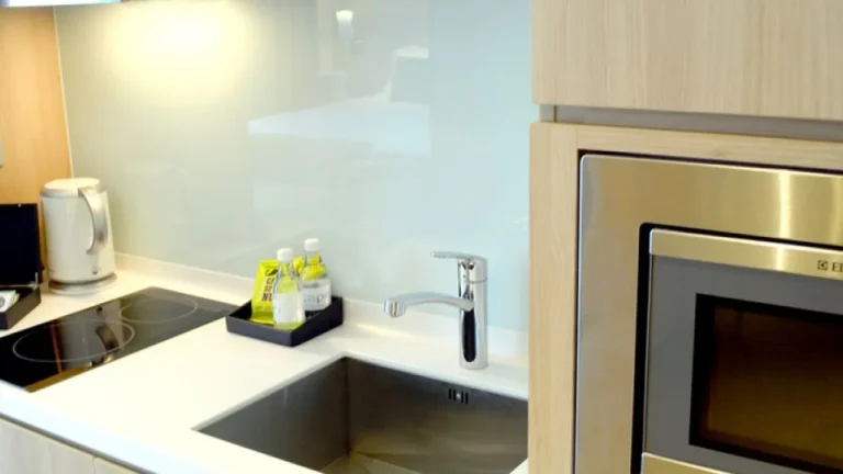 Cozinha pequena: dicas de como decorar e organizar o ambiente