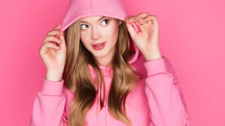 Look para ver Barbie: Confira dicas para usar o rosa no dia a dia.