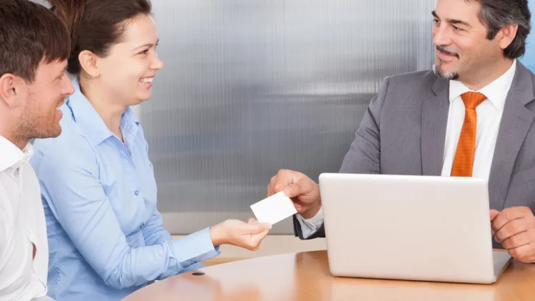 Minha empresa oferece consignado privado? Entenda como funciona o empréstimo